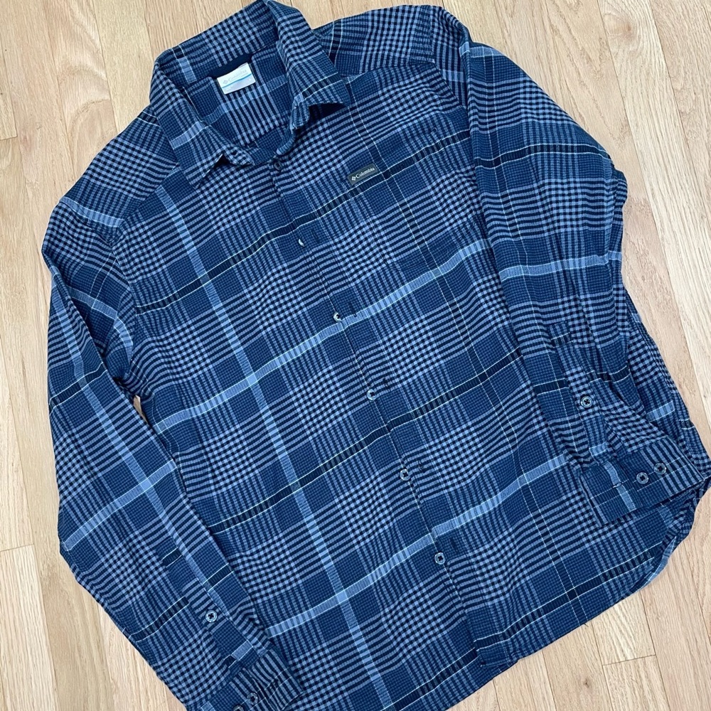 Columbia Men’s button down casual shirt size L. New without tags.